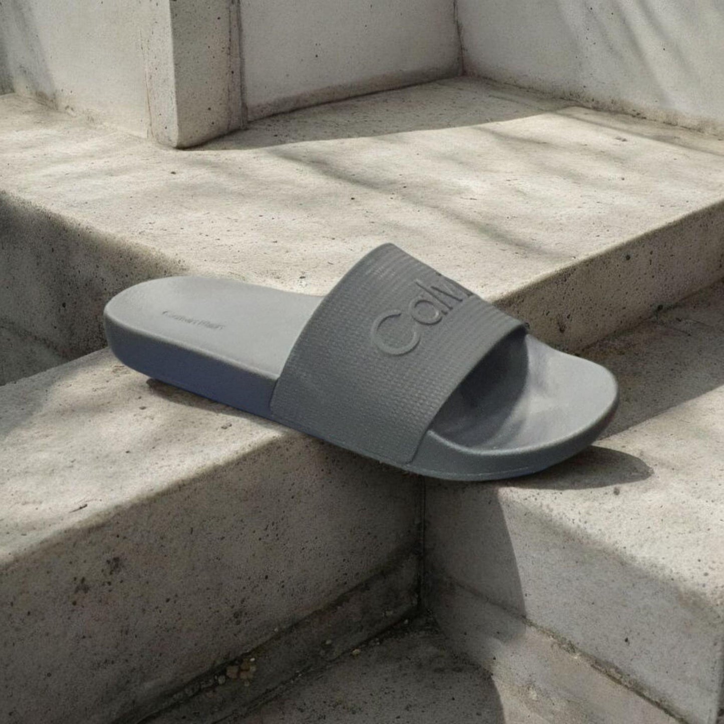 CHINELO CALVIN KLEIN