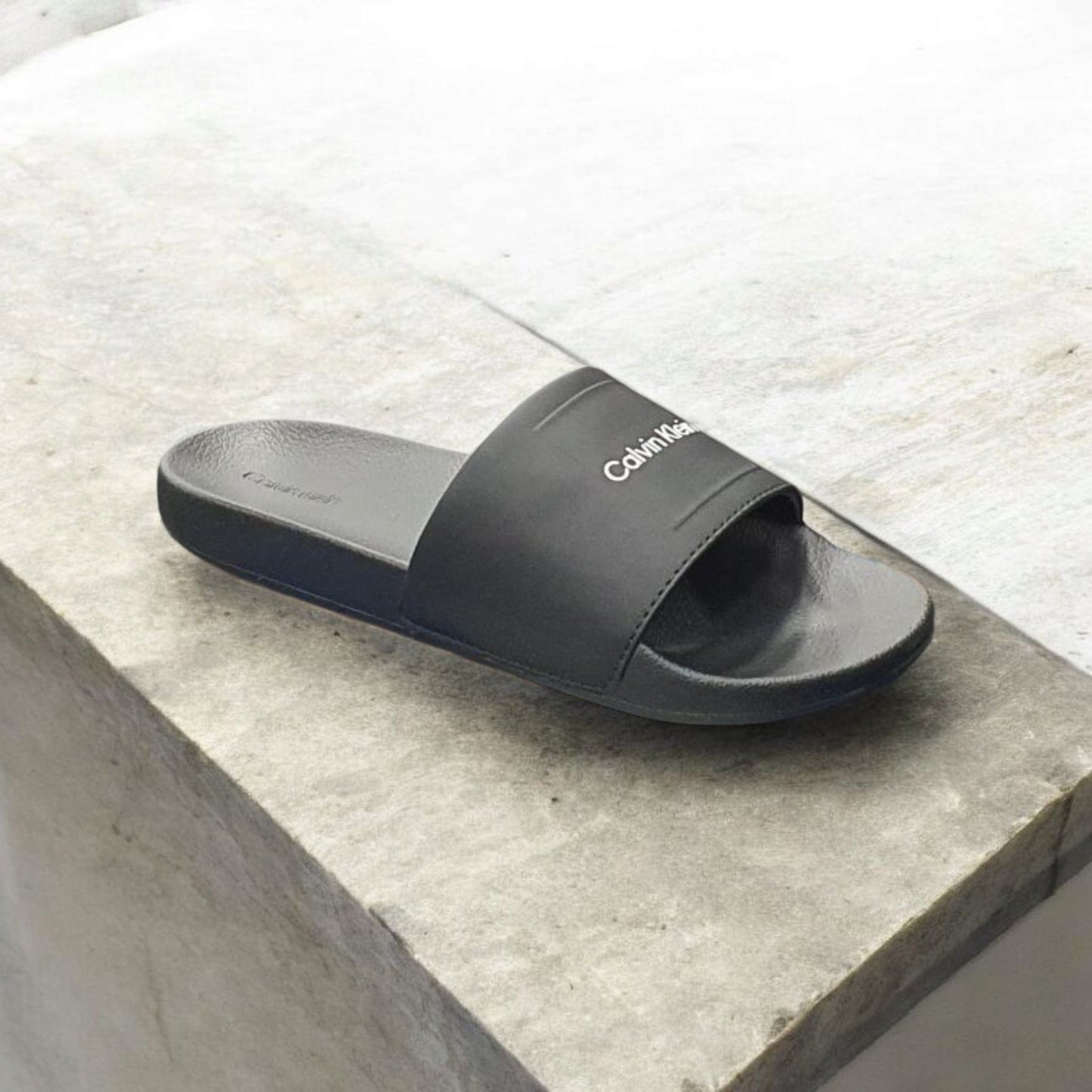 CHINELO CALVIN KLEIN