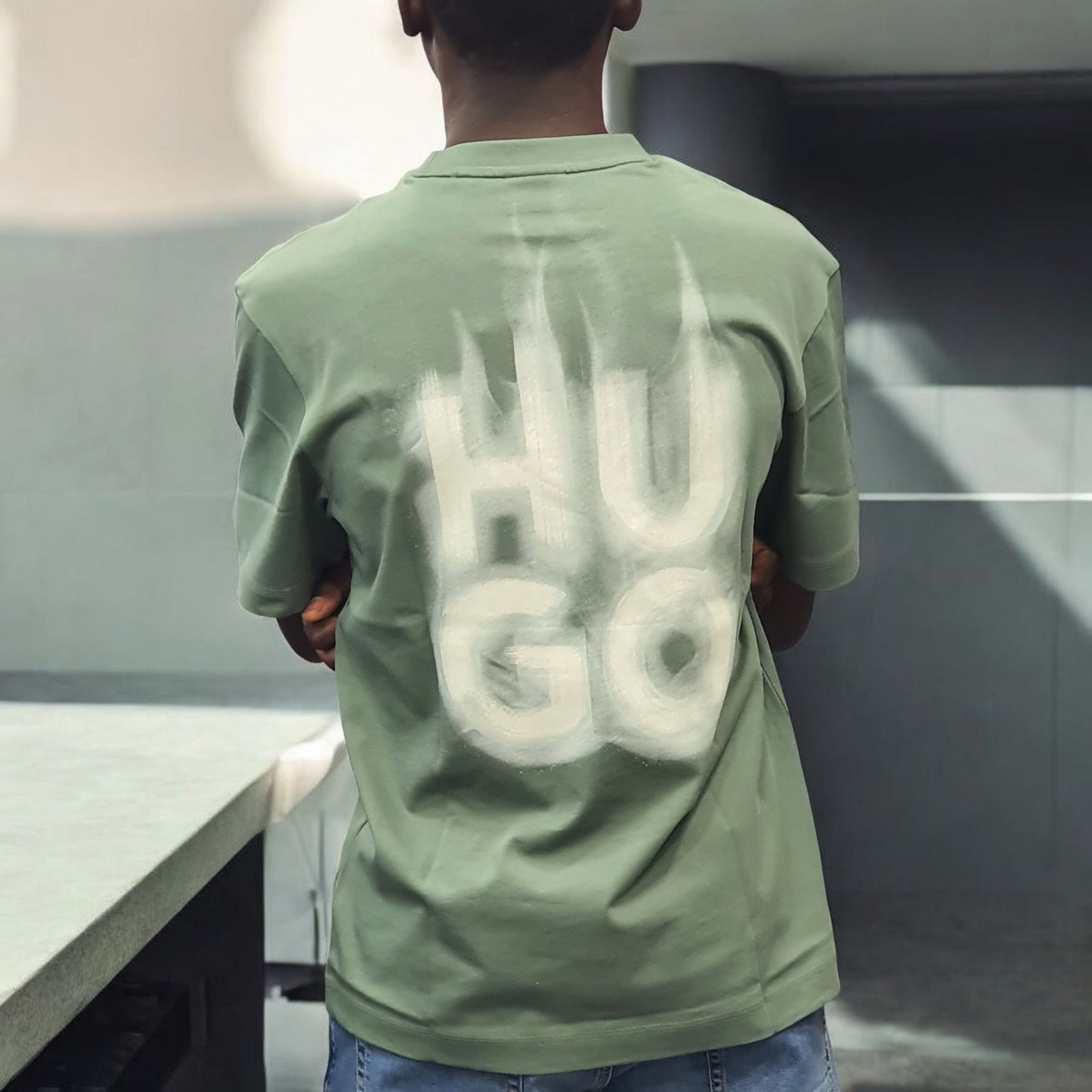T-SHIRT HUGO