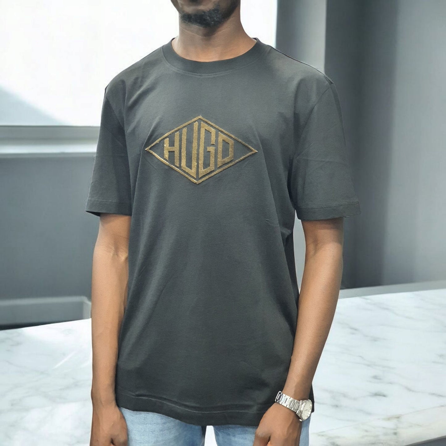 T-SHIRT HUGO