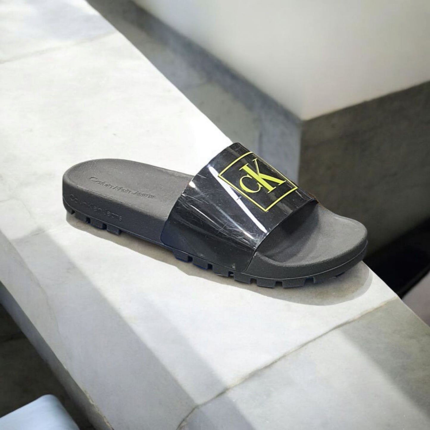 CHINELO CALVIN KLEIN