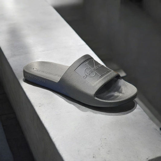 CHINELO CALVIN KLEIN